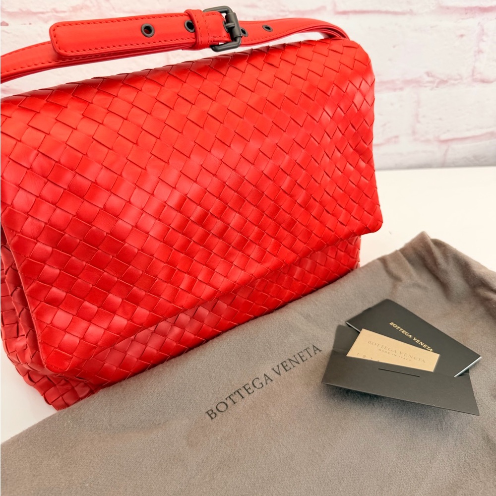 Bottega Veneta Intrecciato Leather Red Flap Shoulder Bag - Picture 16 of 16